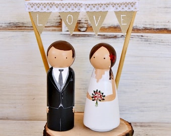 Wedding Cake Topper Personalized. Rustic Cake Topper. Custom Wedding Peg Cake Topper. Bride Groom Figurines Pedestal Wood Slice Banner LOVE