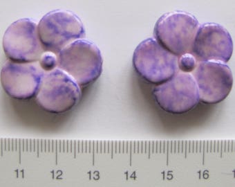Set of two large flower beads violet