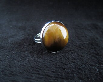 Adjustable ring with Tiger eye cabochon