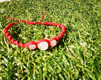 Red macrame bracelet with agate and Rose Quartz