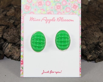 50s vintage/rockabilly Lucite green wave earrings