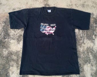 Vintage 90s Blink 182 T-Shirt size XL