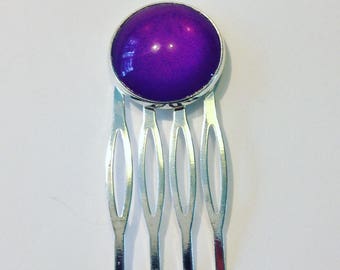 A touch of amethyst hair comb