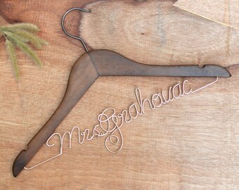 Wedding Hanger,Personalized Bride hanger,Wire Name bride Hanger, Wedding dress hanger, Bridal Hanger, Bridesmaids Name Hanger,Rustic Wedding
