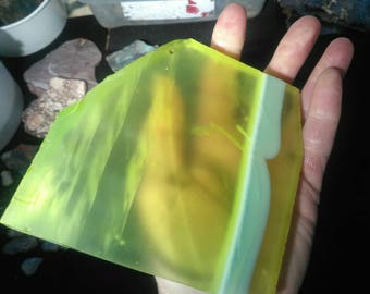 Antique slag uranium (glow) glass slice 200mg.