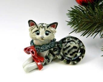 Silver Tabby Cat Christmas Ornament Figurine Wreath Porcelain