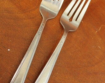 BEADED ELEGANCE edge ROGERS Floral top handle Stainless steel utensils flatware silverware Shabby Chic cottage replacements forkBiN 13