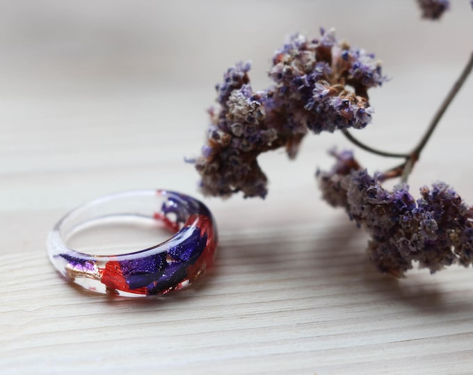 Resin Ring with real petals and flakes, flower floral resin ring, transparent resin ring, botanical ring, terrarium jewelry, spring ring