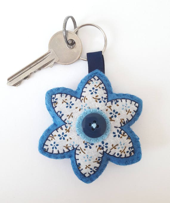 Items similar to flower keyring/felt flower keyring/blue flower keyring ...