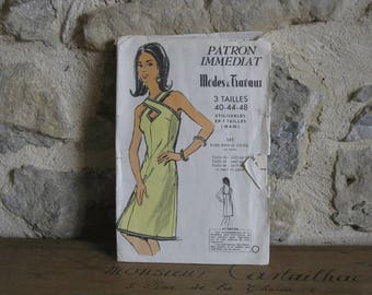 French sewing pattern, 1960s ladies sundress with crossed neckline, Modes & Travaux 587