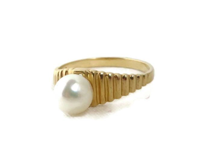 14K Gold Pearl Ring - Vintage Solitaire Pearl Ridged Gold Band Ring, Genuine Pearl Ring, Gift Idea, Size 6.5
