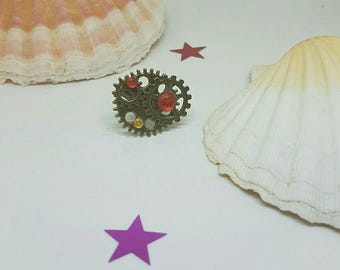 Mechanism of brass and rhinestone ring