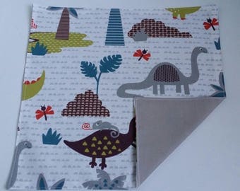 Serviette de table enfant personnalisable, serviette de cantine "Dinosaures".
