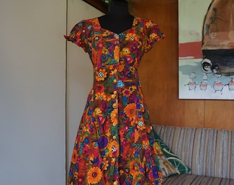 1980's Cotton Floral Empire Waist Dress with Pockets and a Cut Out Back Detail Size M Festival Dress