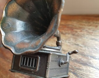 Vintage Durham Industries miniature phonograph