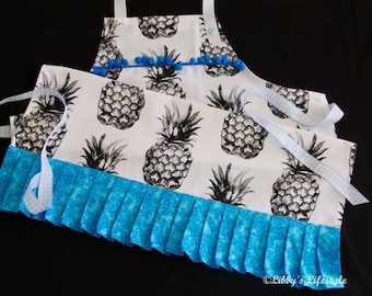Pineapples women's apron. Handmade.
