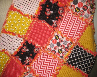 Rag Quilt - Baby Blanket - Minney Mouse