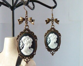 boucles d'oreilles gothiques victoriennes camée noir et blanc et noeud bronze rétro vintage gothic cameo earings adaptables en clips uniques