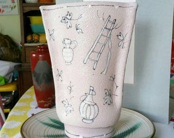 Mid-Century Modern Italian Art pottery Beautiful Vintage Pink with Creative MCM Art Vase signed "Italy"