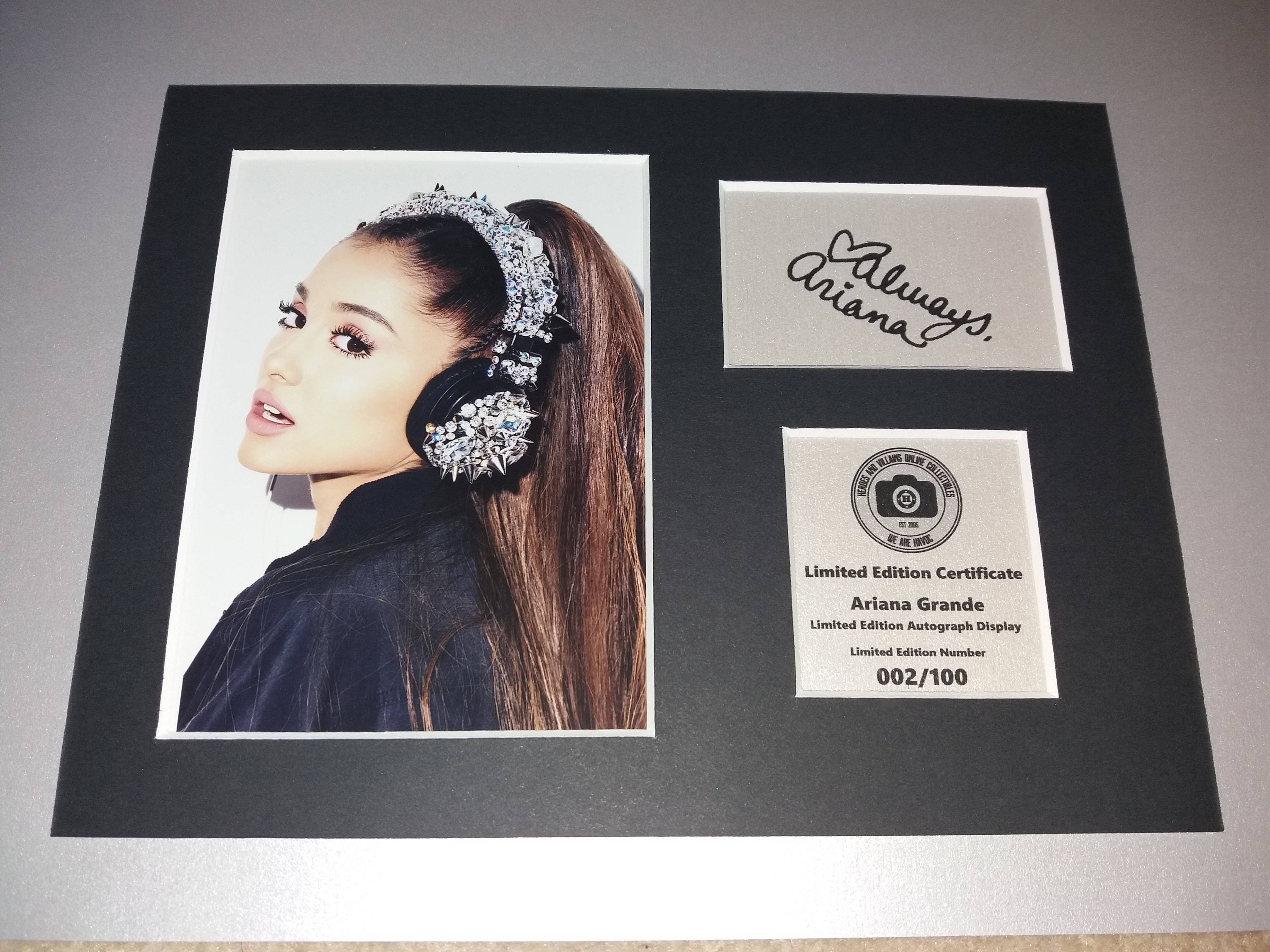 Ariana Grande Autograph Ariana Grande Autograph