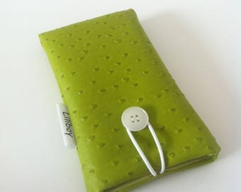 étui téléphone ou lunettes "autruche vert" en similicuir vert et coton vert