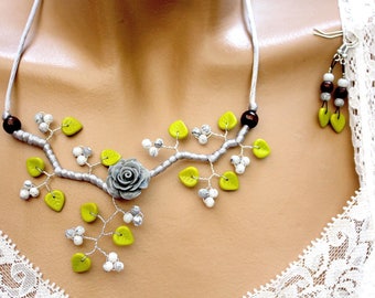 Grey/green/brown floral ornament