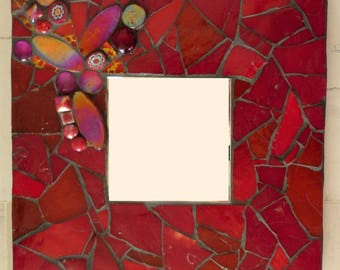 Miroir en mosaïque camaieu rouge