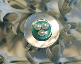Ring adjustable 2 Pearl buttons and 3 freshwater pearls, OOAK