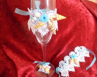 glasses and napkins for a customizable shell theme wedding decorations