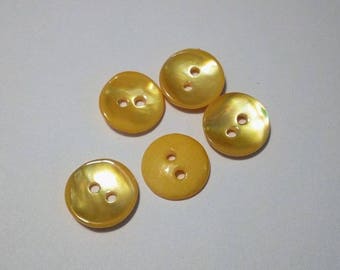 Set of 5 bright yellow plastic buttons, curved, 14 mm