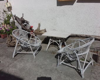 Garden 2 armchairs and a coffee table
