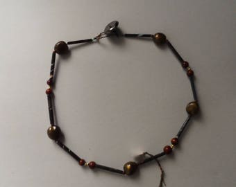 We recycle paper, fashion accessories! Let's Recycle paper to Fashion accessories!