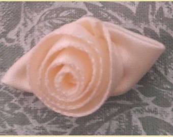 BOUTON De Rose Ruban Satin - - Lot de 3 roses même couleur