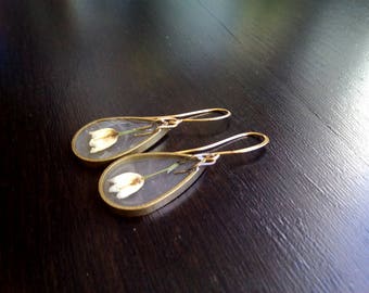Small drop earrings Lily of the valley Pressed flower earrings Small dangle earrings Botanical earrings Woodland earrings Botanical jewelry
