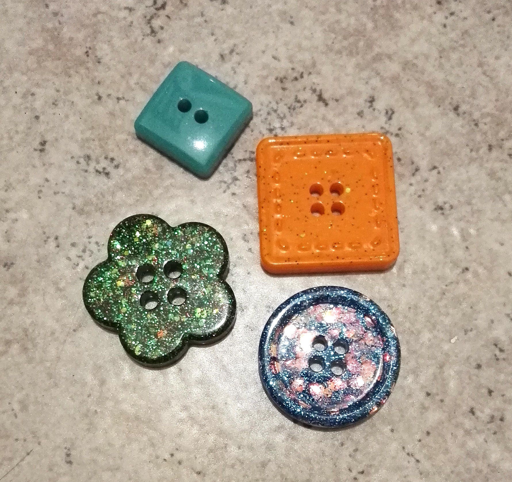 4 Resin buttons perforated