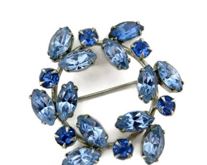 ON SALE! Vintage Weiss Co Ice Blue Silver Tone Rhinestone Circle Pin