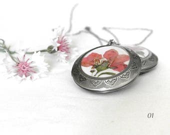 Personalized locket necklace initial Flower jewelry for gift Large pendant for mother gift Pastel necklace Real flower necklace for sister