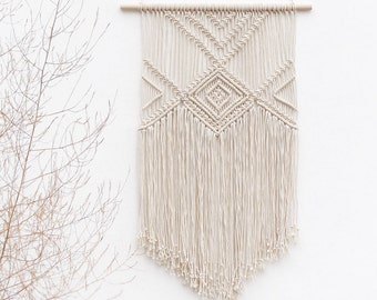 Macrame Wall Hanging, Natural Decor, Woven Wall Hanging, Macrame Wall Decor, Boho Wall Tapestry, Boho Tapestries