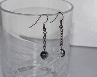 Pearl Earrings dangle two colors: black / transparent