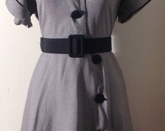 Vintage 1940's Black & White Short Sleeve Houndstooth Rayon Day Dress/Shirt Dress/40's/1940s