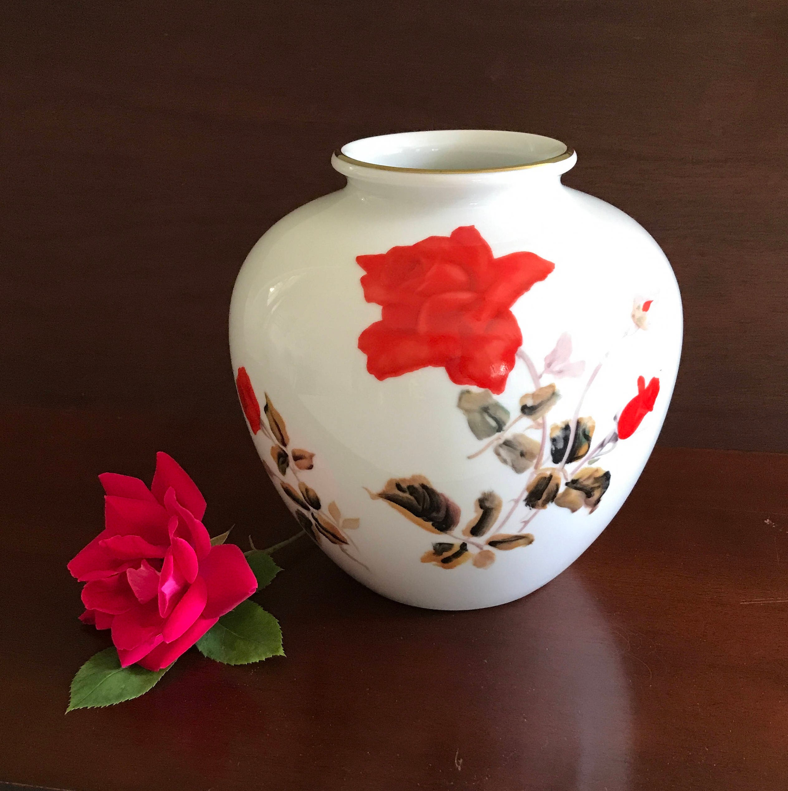 Mid Century Noritake Vase with Red Roses, Toki Kaisha Japan Vase Rare