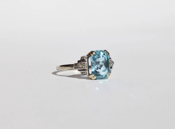 Vintage French Art Deco Platinum Aquamarine and Diamond Ring
