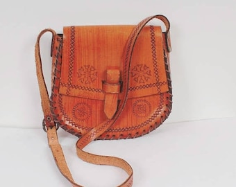 ON SALE Vintage 70s Tooled Leather Saddle Bag Caramel Brown Bag Small Shoulder Bag Thick Leather Bag Genuine Leather Handmade Bag Festival B