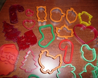 Plastic Cookie Cutters Some Comfort Grip, Assorted Themes & Sizes 42 Count