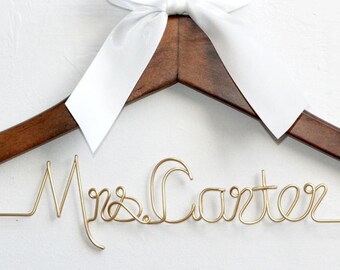 Personalized Wedding dress hanger, Bride hanger,Mrs hanger, Bridal Shower Gift,Personalized Bride Hanger,Personalized Custom Wedding Hanger,