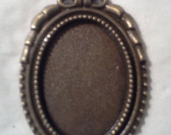 Antique bronze - 1 058 holder pendant