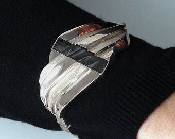 Unique silver and slate bracelet