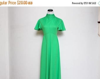 25% OFF VTG 60s-70s Green High Neck Angle Sleeve Empire Waist Maxi Dress S