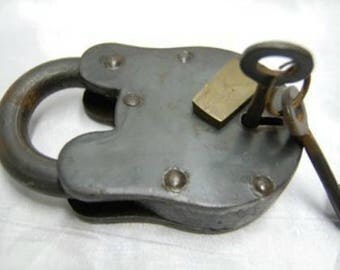 Padlock Large Antique Style Cast Iron Bronze Brass Finish Lock with Skeleton Keys - NEW 5"L
