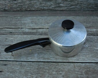 Aluminum pot, Vintage pot,1 quart pot, cook pot
